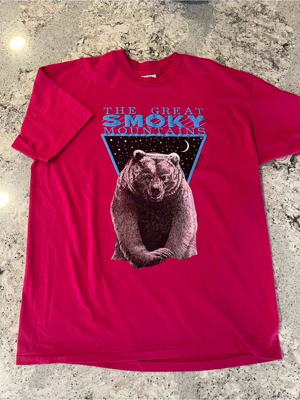 Vintage late 80s Hanes The Great Smoky Mountains Bear Tee - Hot Pink